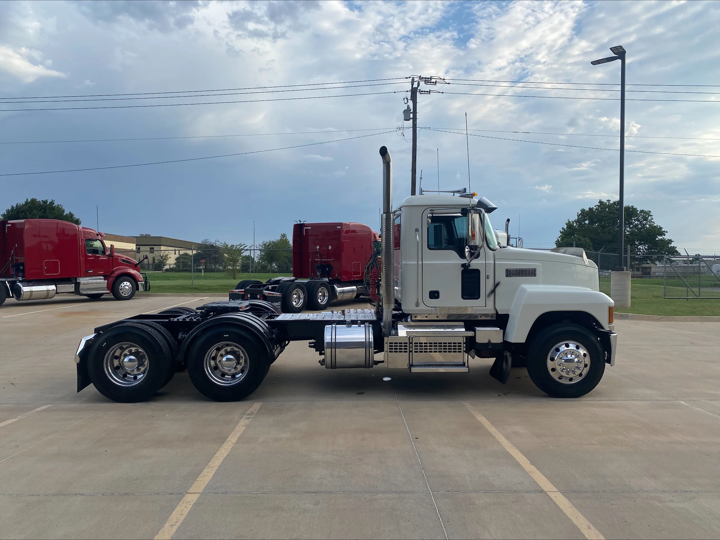 2019 Mack Pinnacle in Oklahoma City, OK — photo 4