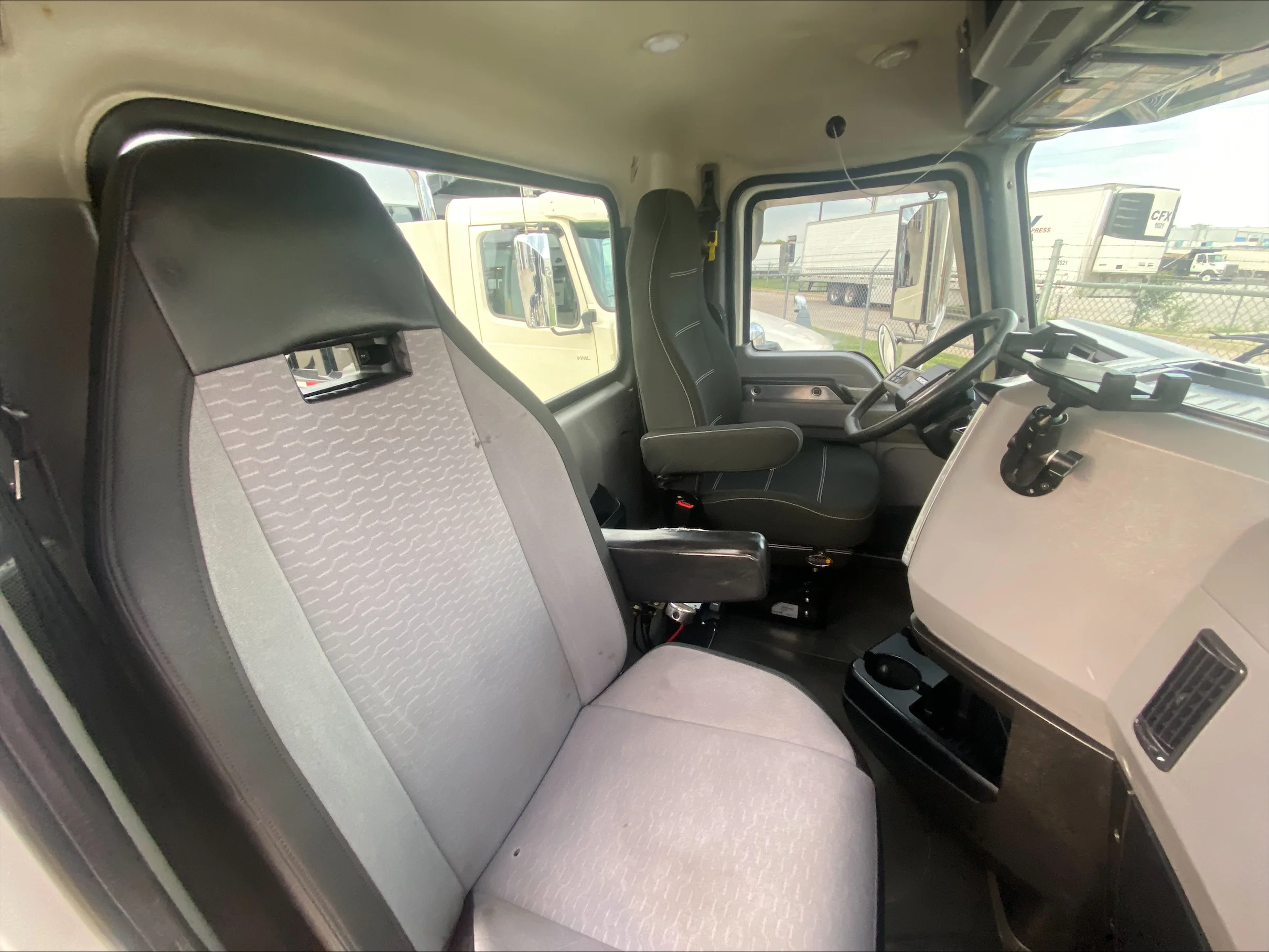 2019 Mack Pinnacle in Oklahoma City, OK — photo 16