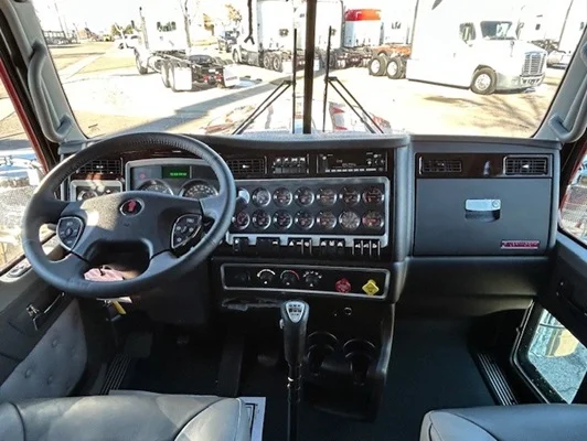 2027 Kenworth W900 in Denver, CO — photo 3