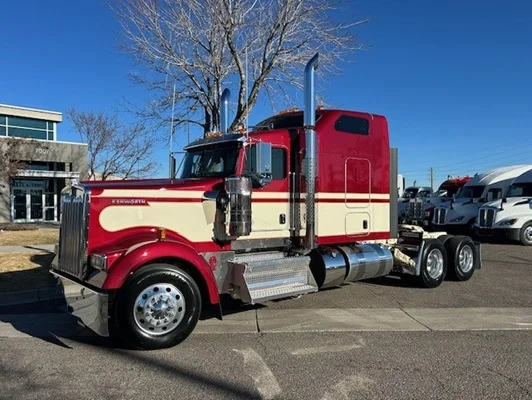 2027 Kenworth W900 in Denver, CO — photo 2