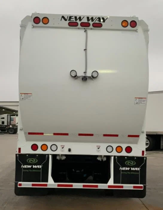 2025 Peterbilt 520 — photo 6