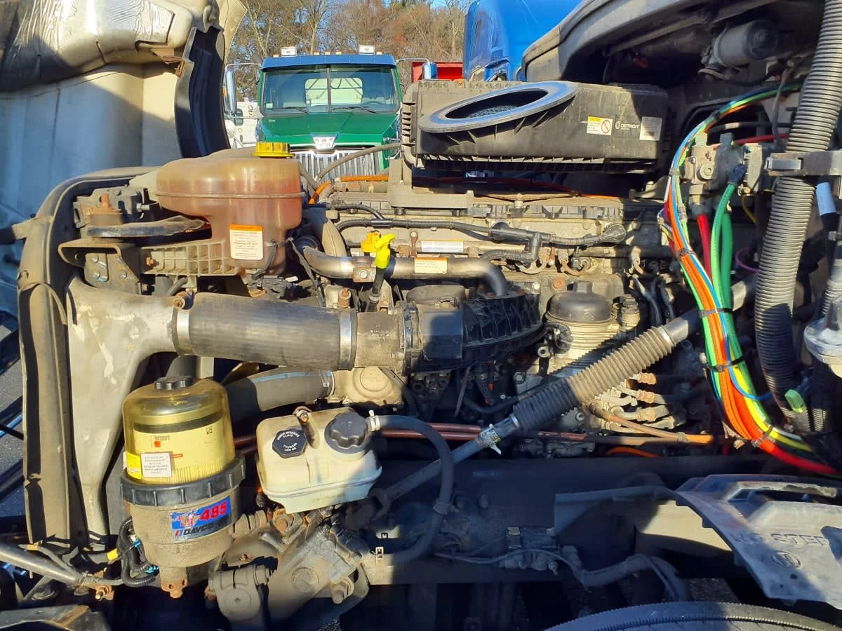 2019 Freightliner Cascadia - image 8