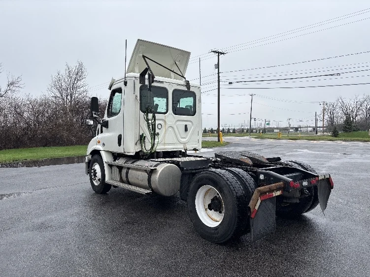2019 Freightliner Cascadia in Middlefield, OH — photo 5
