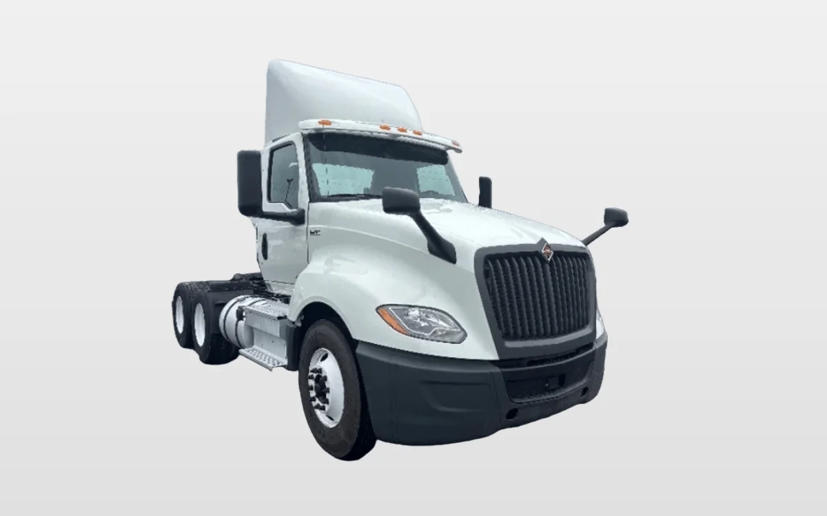 2020 International LT - image 1