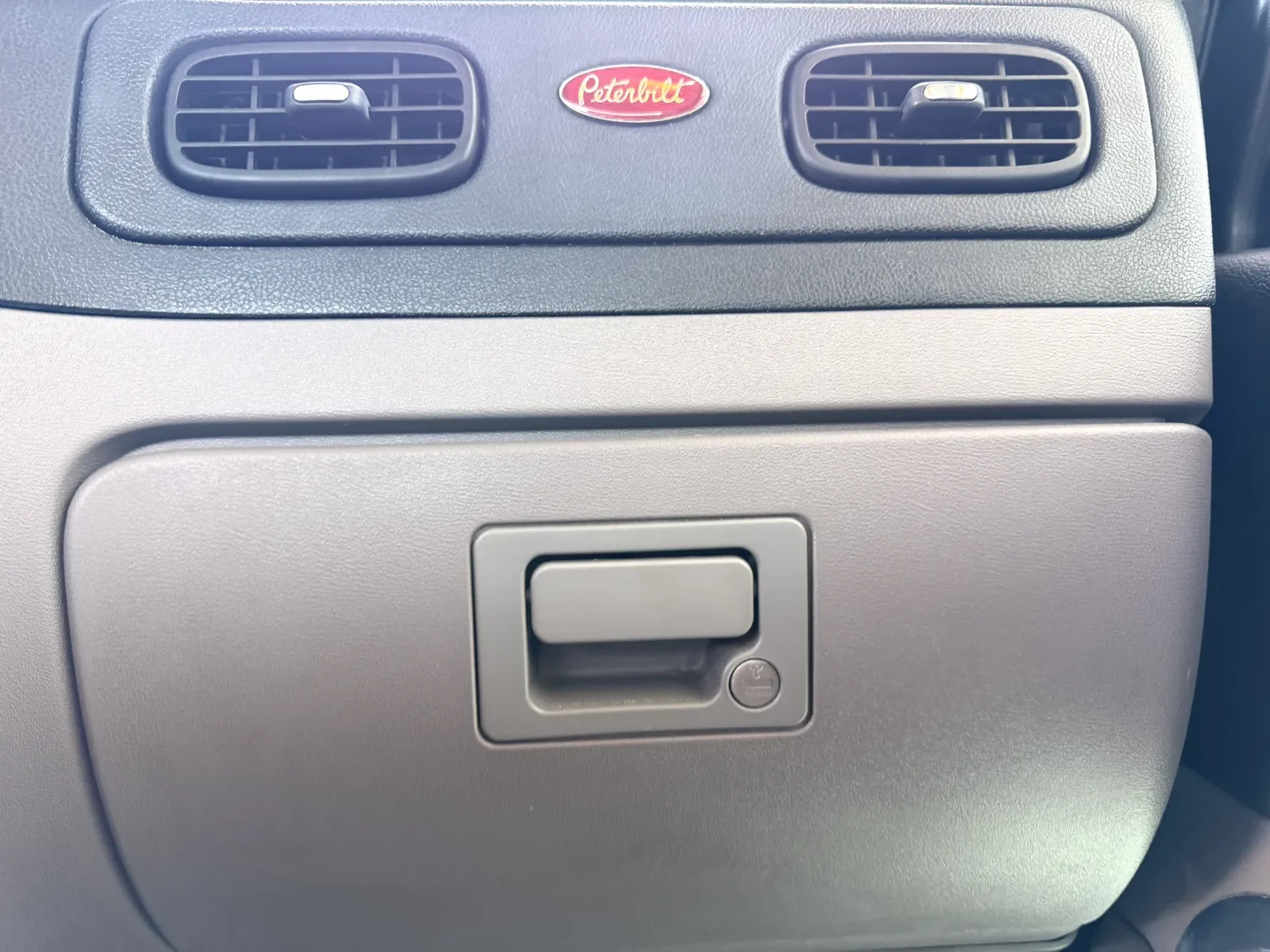 2014 Peterbilt 388 in Greer, SC — photo 19