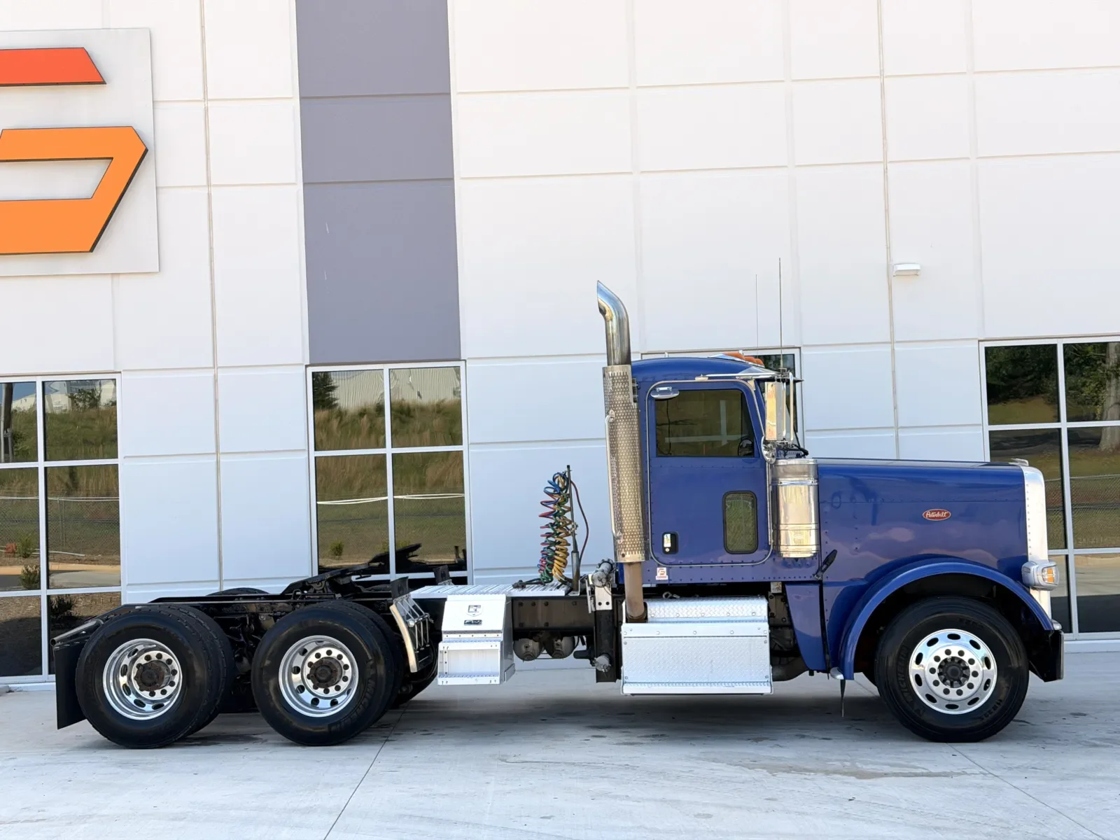 2014 Peterbilt 388 in Greer, SC — photo 3