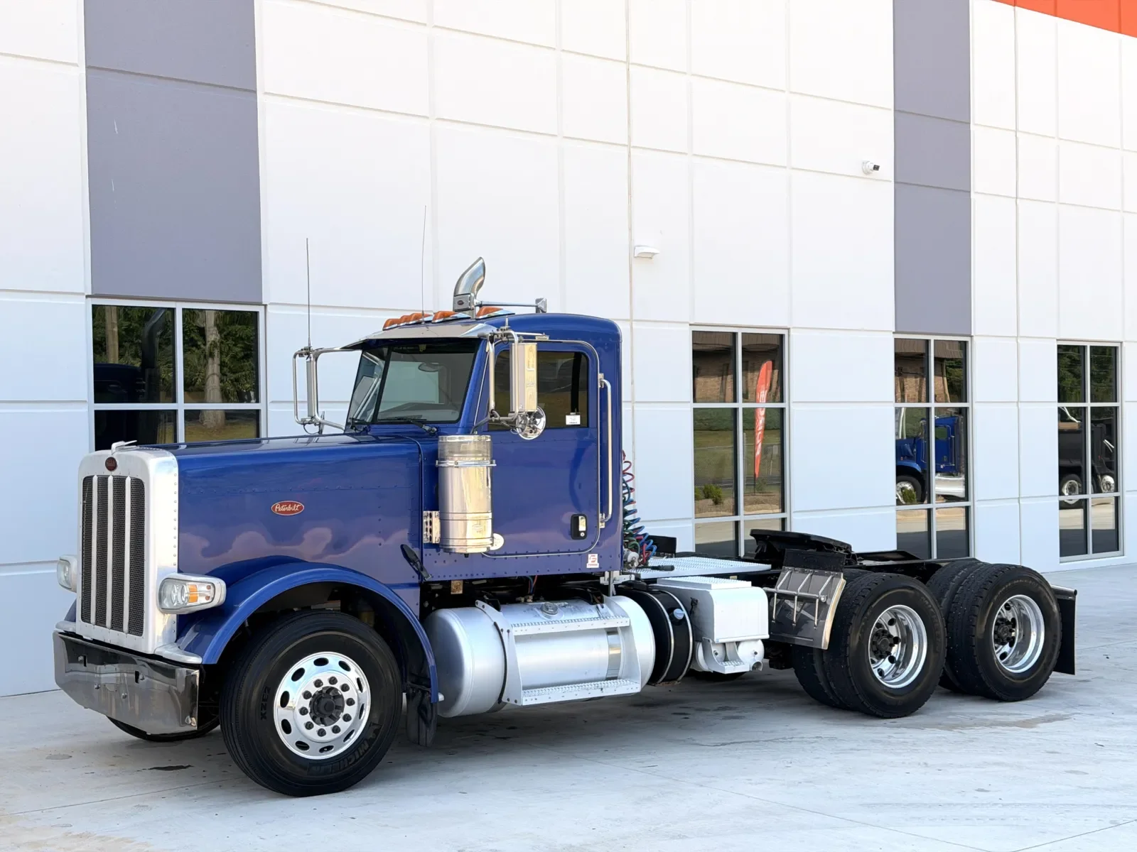 2014 Peterbilt 388 in Greer, SC — photo 2