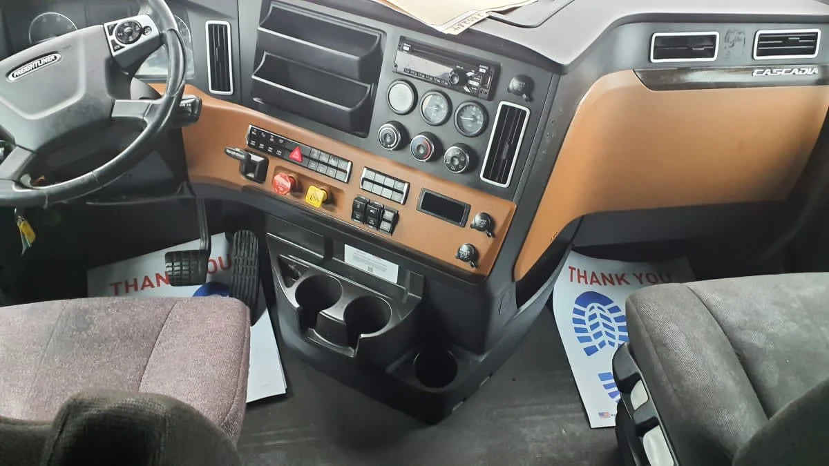 2020 Freightliner Cascadia in Birmingham, AL — photo 15