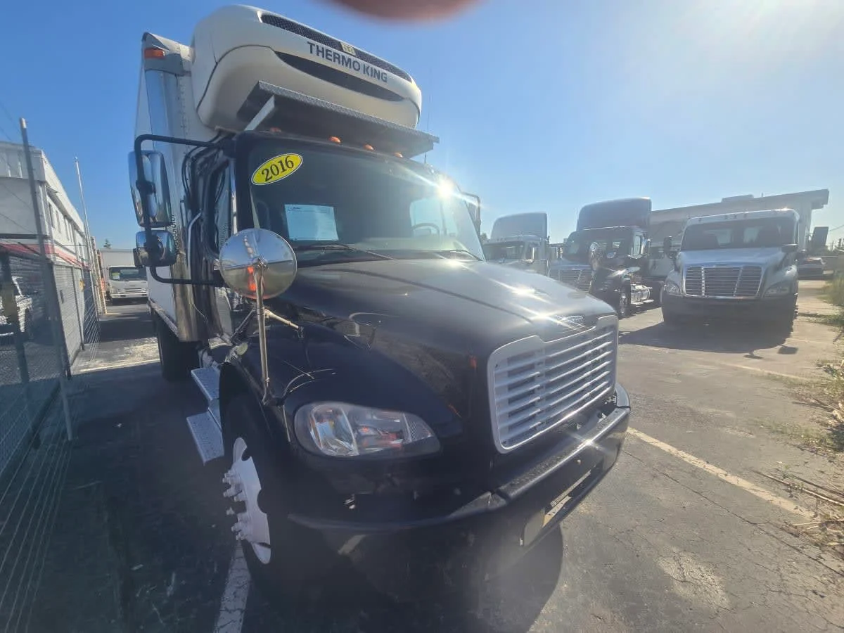2016 Freightliner M2 106 in Tampa, FL