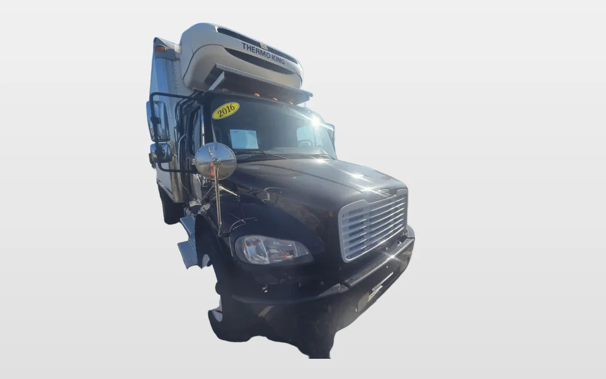 2016 Freightliner M2 106 in Tampa, FL