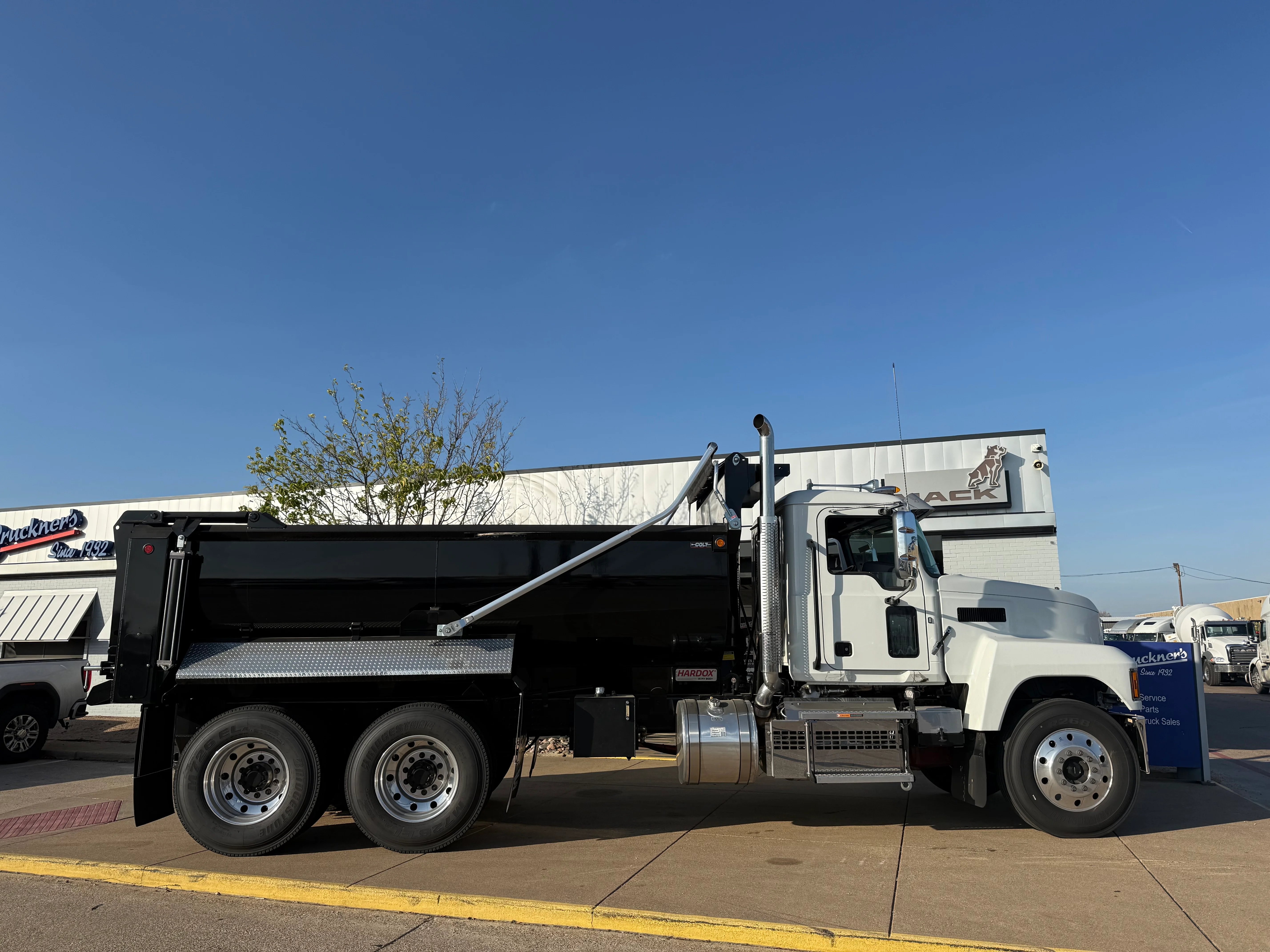 2026 Mack Pinnacle in Fort Worth, TX — photo 5