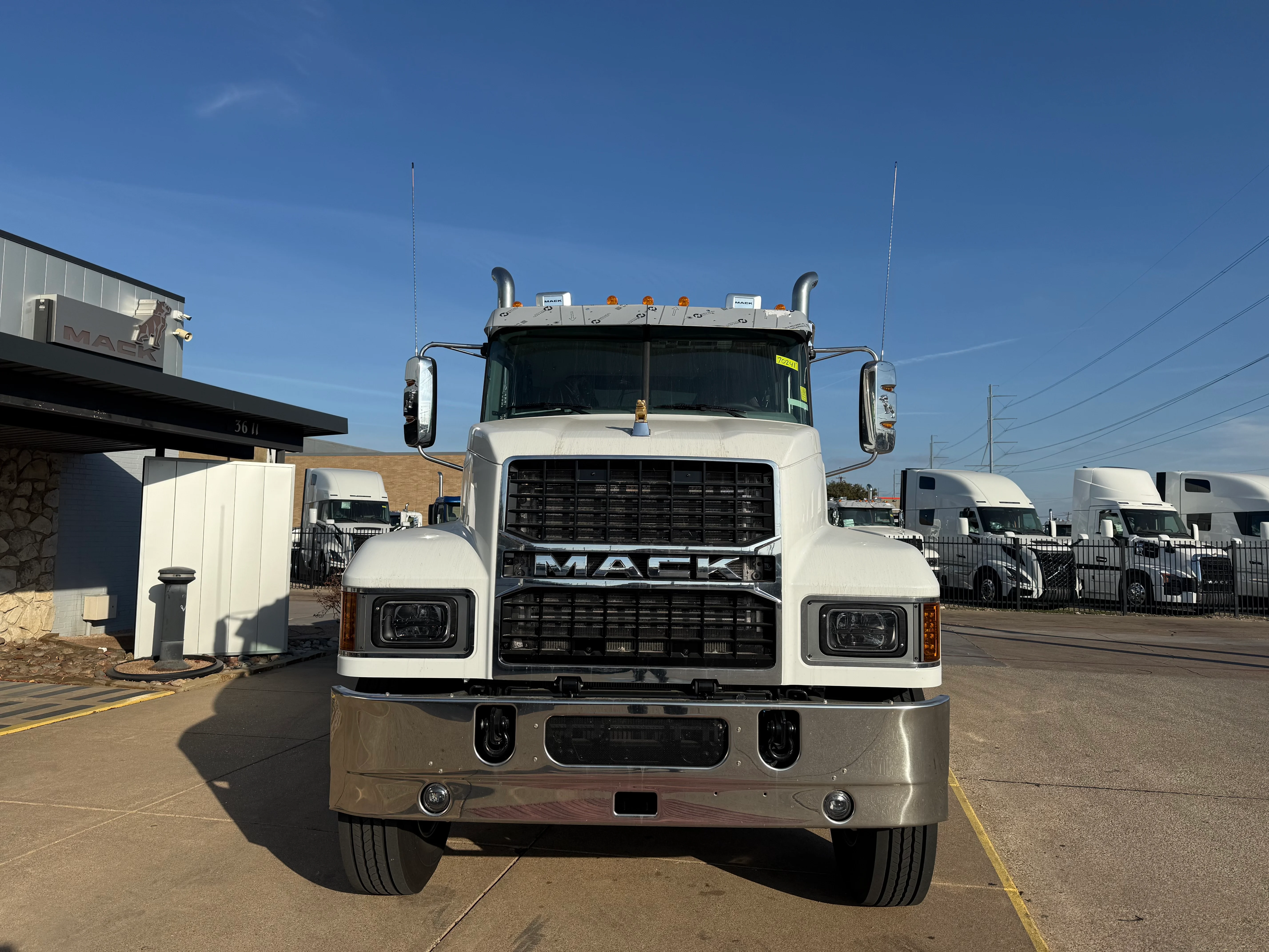 2026 Mack Pinnacle in Fort Worth, TX — photo 2