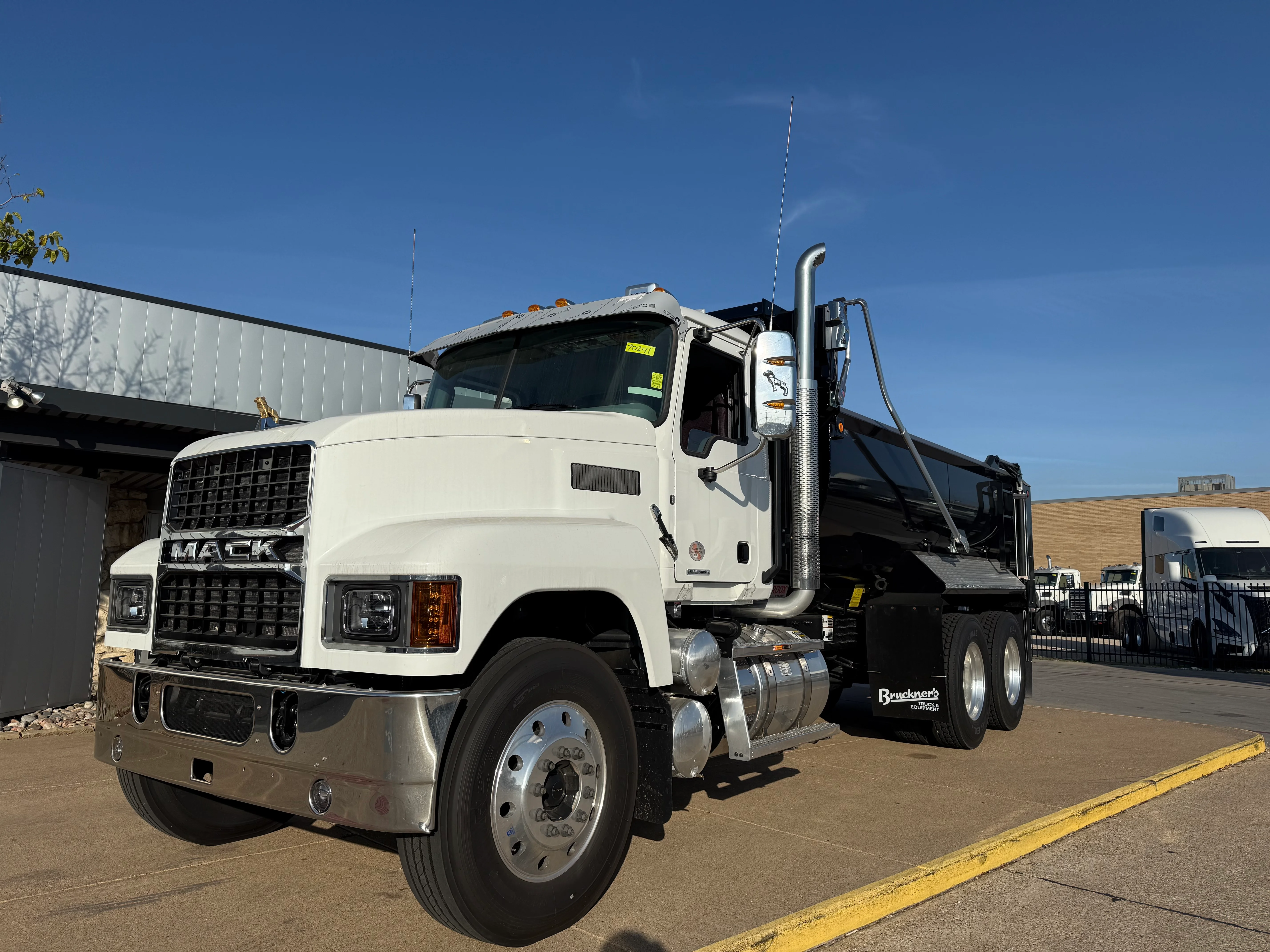 2026 Mack Pinnacle in Dallas Irving Blvd, TX