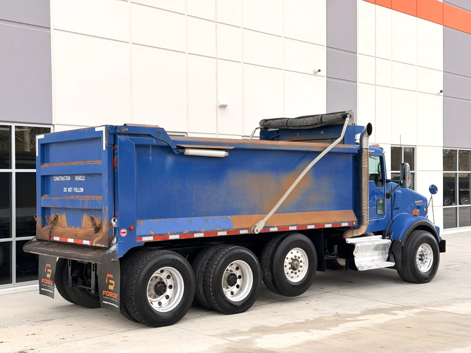 2011 Kenworth T800 - image 6