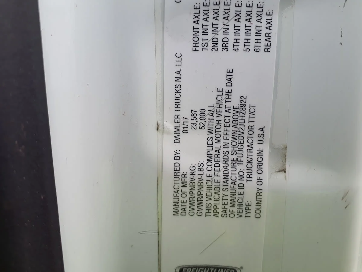 2018 Freightliner Cascadia - image 10