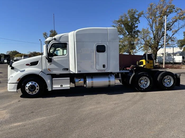 2022 Peterbilt 579 - image 4