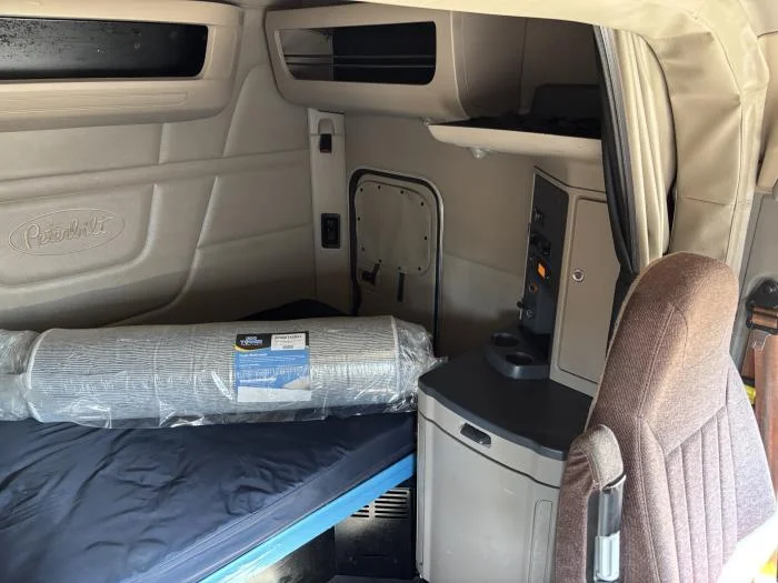 2022 Peterbilt 579 - image 26