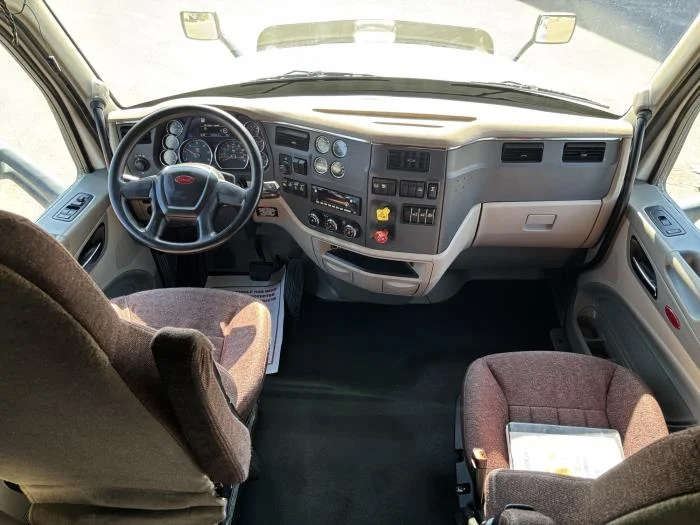 2022 Peterbilt 579 in Memphis, TN — photo 19