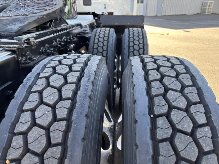 2022 Peterbilt 579 - image 15