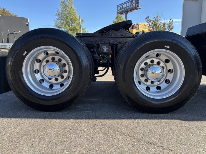 2022 Peterbilt 579 - image 14