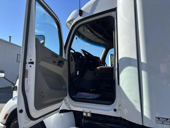 2022 Peterbilt 579 in Memphis, TN — photo 18
