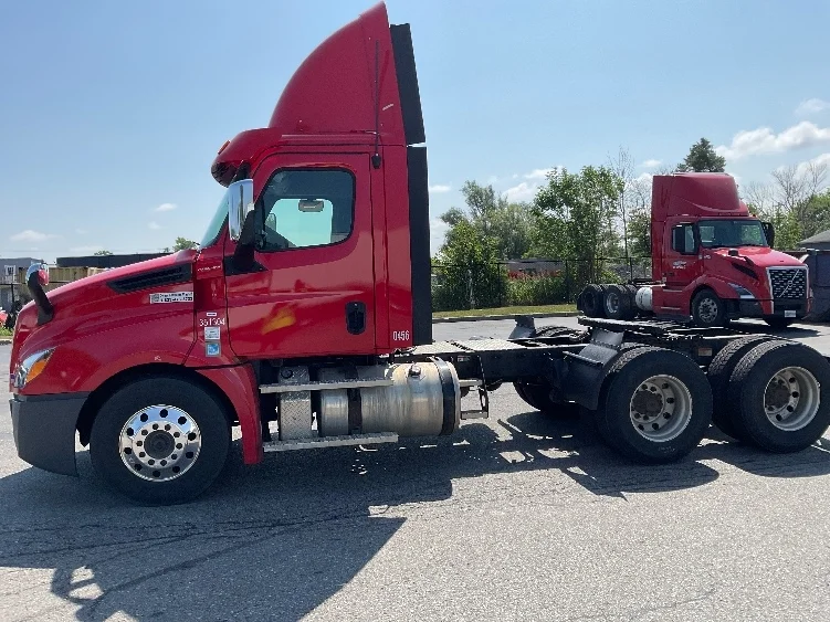 2020 Freightliner Cascadia in Rochester, NY — photo 4