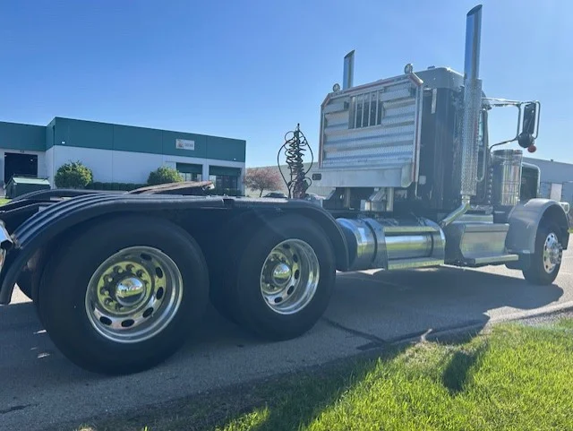 2023 Peterbilt 389 - image 5