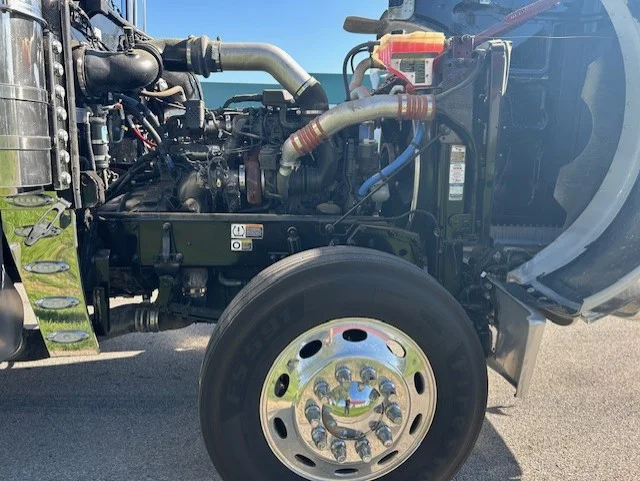 2023 Peterbilt 389 in Zanesville, OH — photo 9
