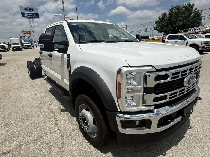 2026 Ford F-550 — photo 8