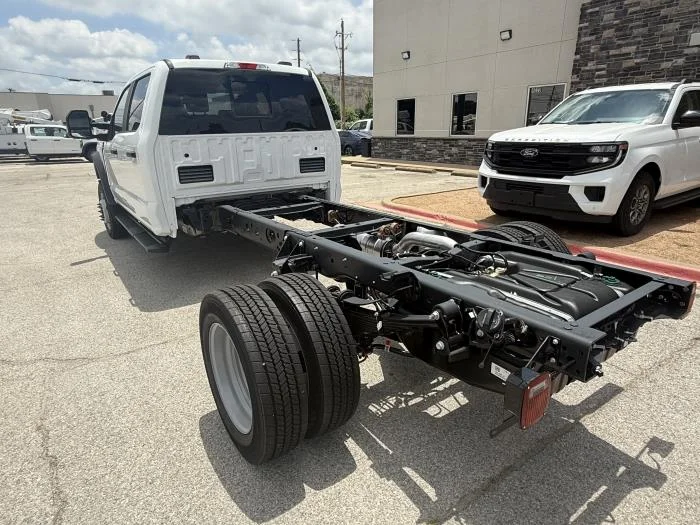 2026 Ford F-550 — photo 18