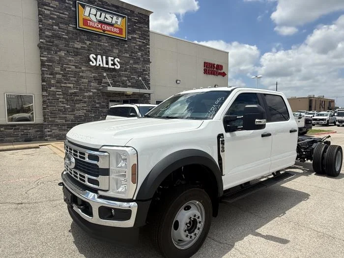 2026 Ford F-550 — photo 2