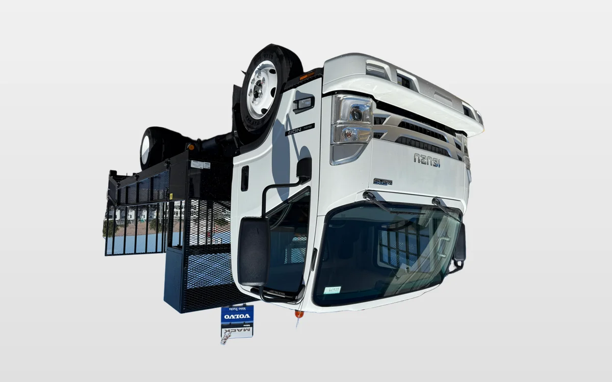 2024 Isuzu NQR - image 1