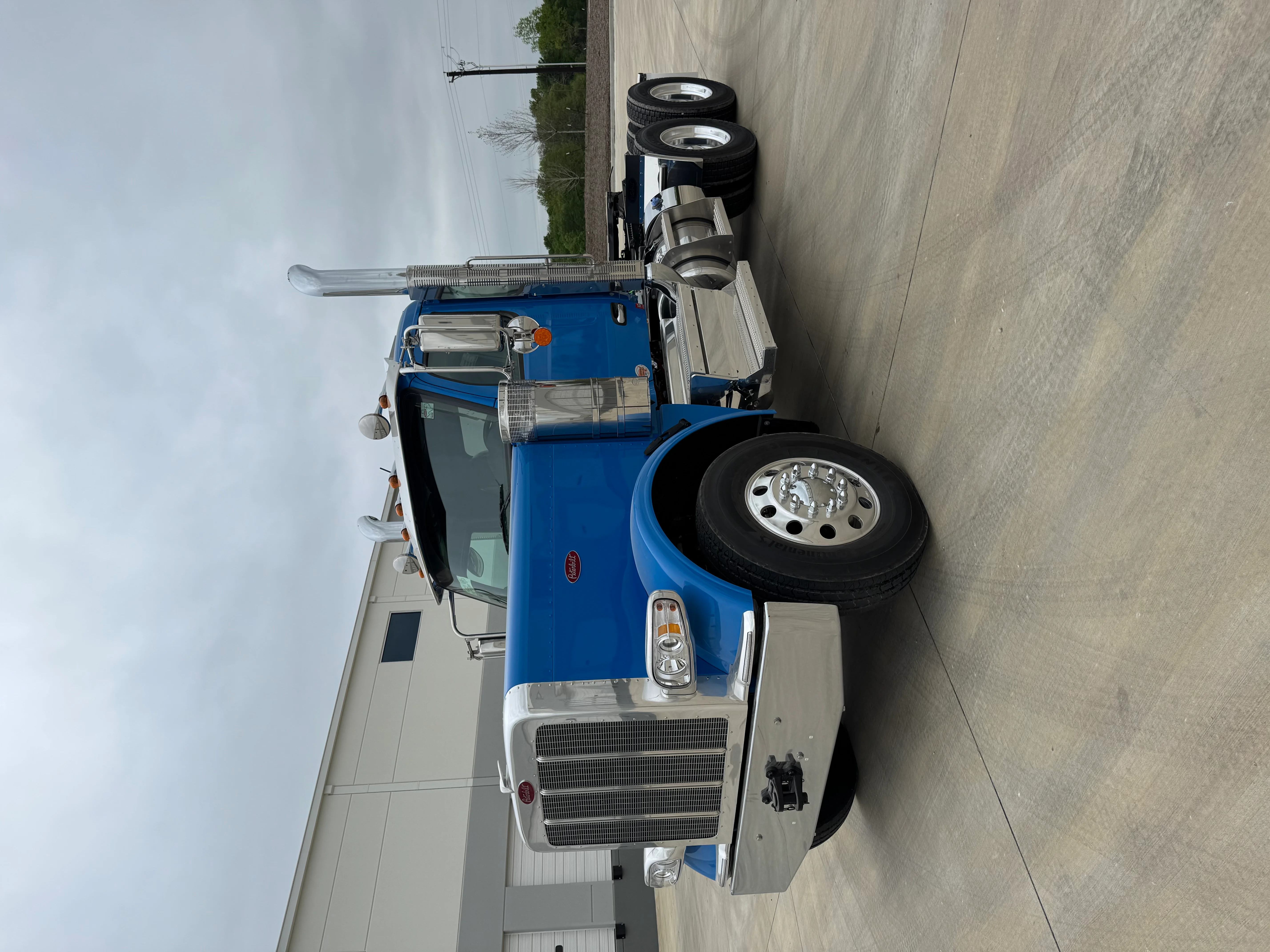 2027 Peterbilt 589 in Tallahassee, FL
