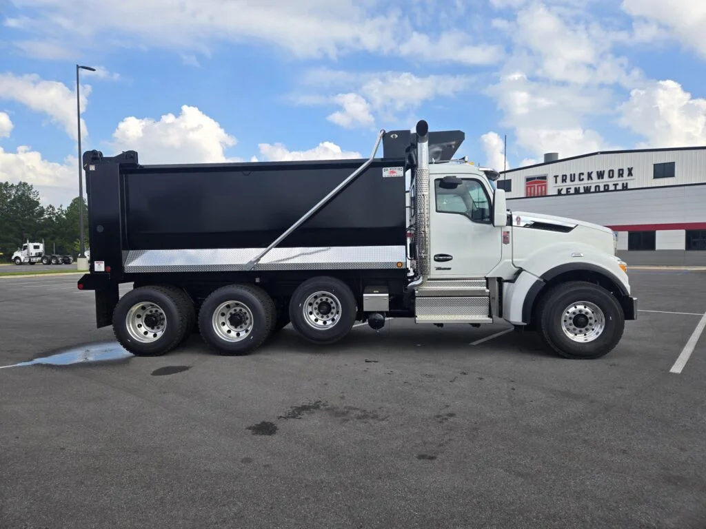 2027 Kenworth T880 in Jackson, MS — photo 2