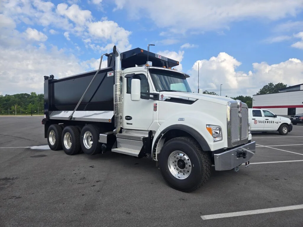 2027 Kenworth T880