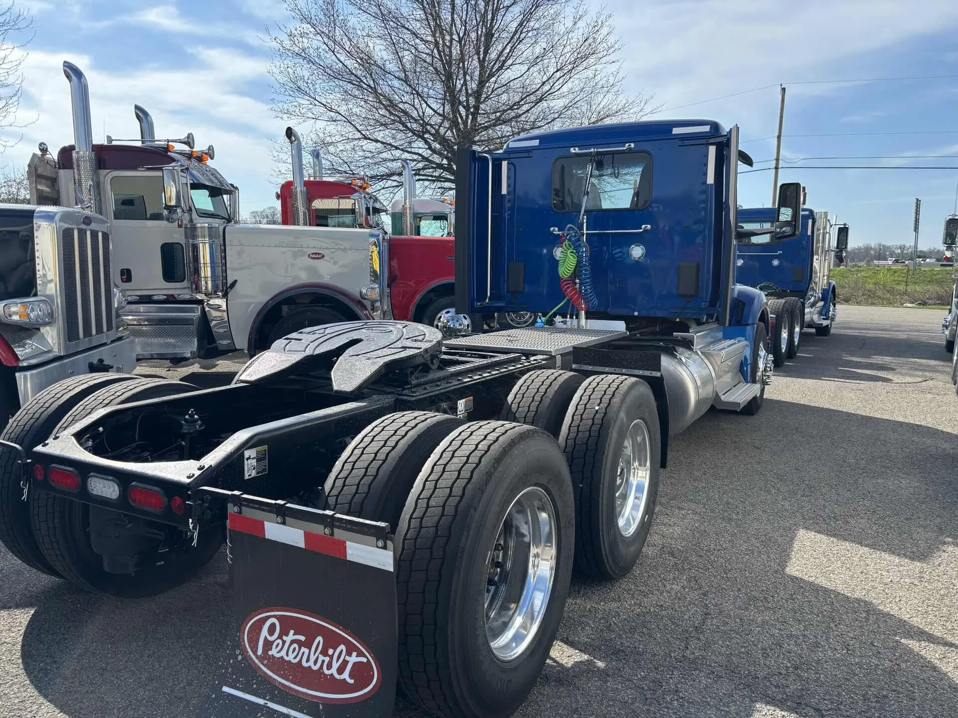 2027 Peterbilt 579 in Zanesville, OH — photo 4