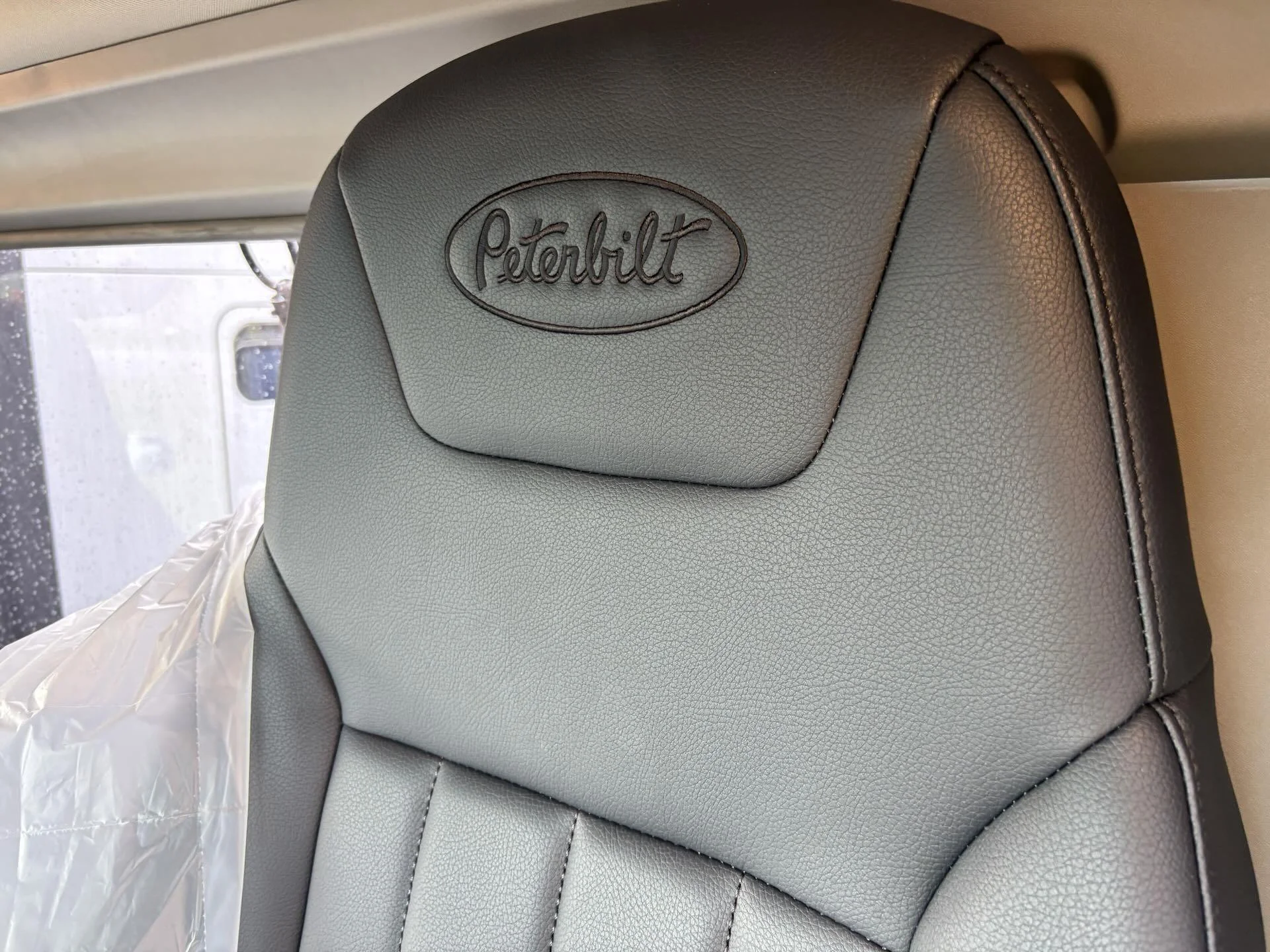 2027 Peterbilt 579 in Zanesville, OH — photo 10