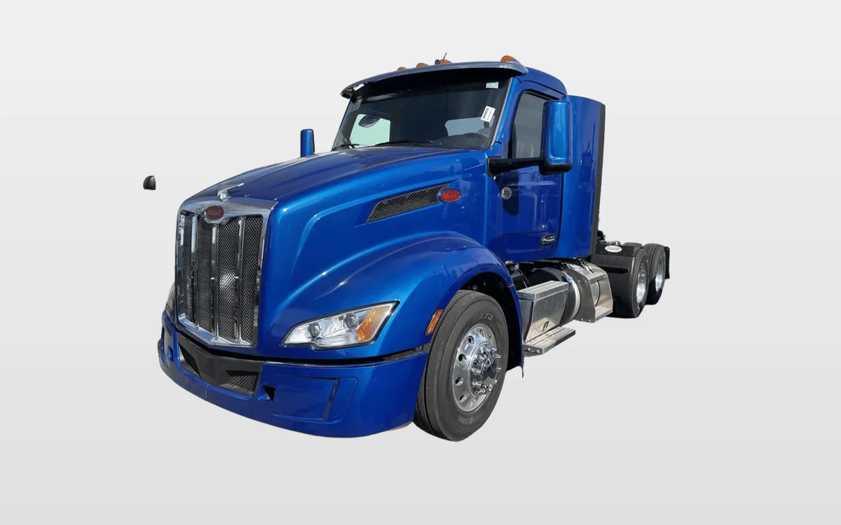 2027 Peterbilt 579 - image 1