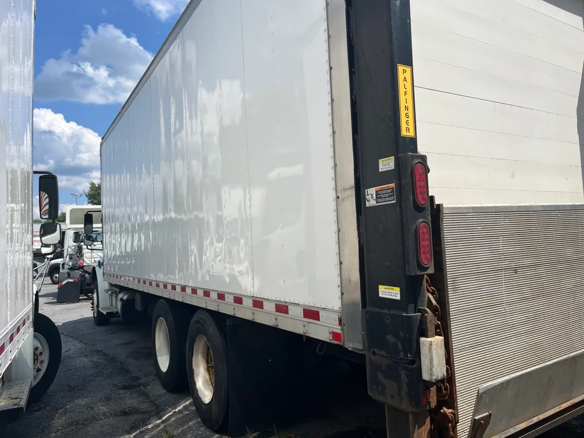 2016 Freightliner M2 106 in Beltsville, MD — photo 6