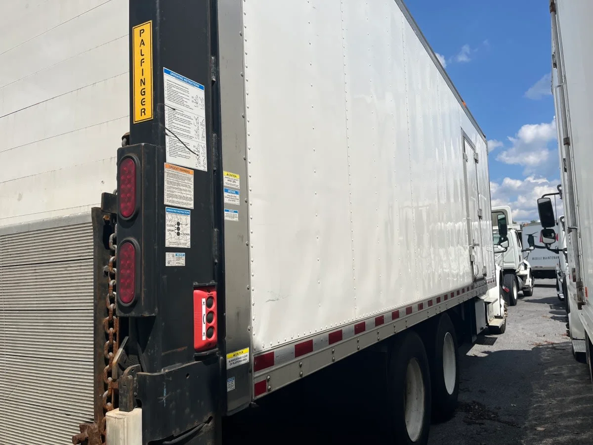 2016 Freightliner M2 106 in Beltsville, MD — photo 4
