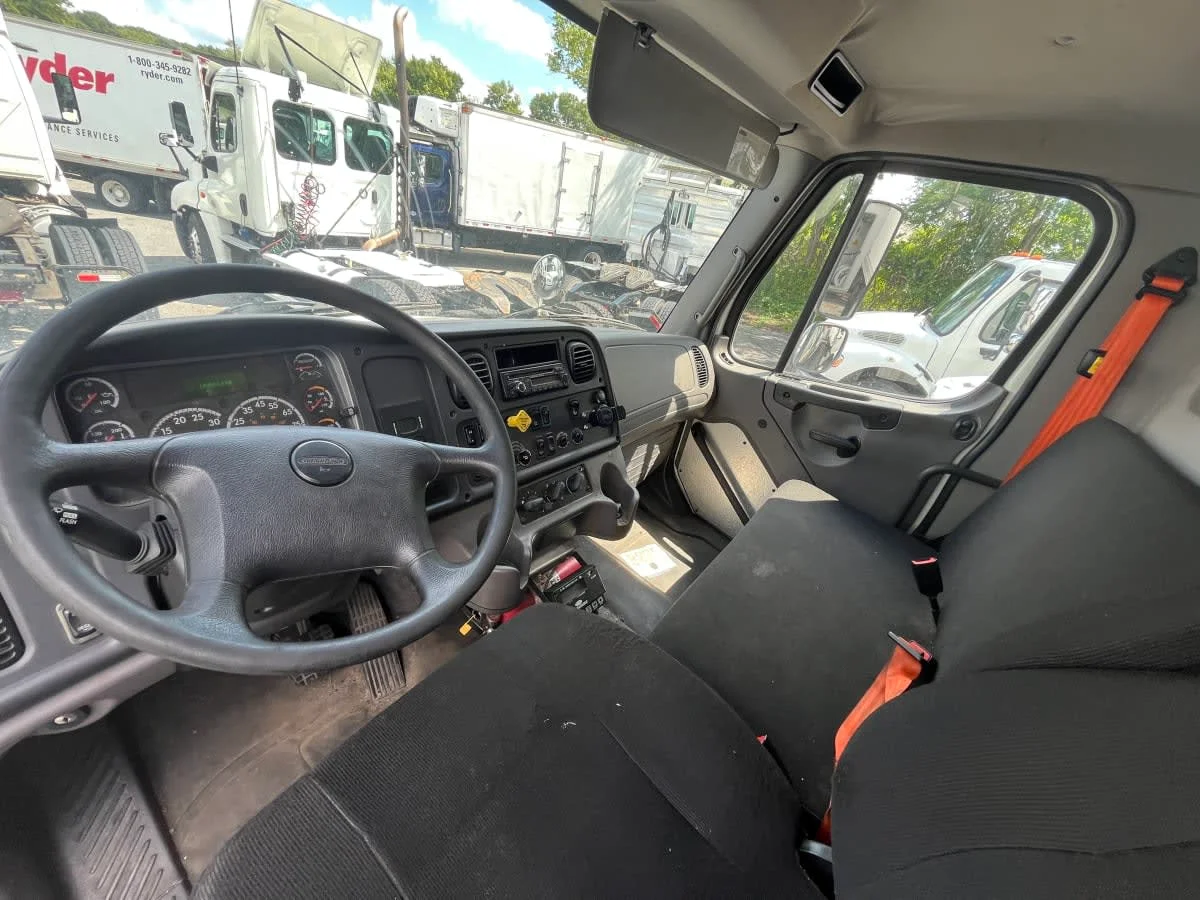 2016 Freightliner M2 106 in Beltsville, MD — photo 8