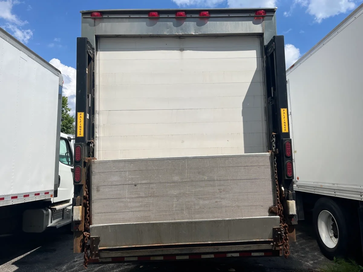 2016 Freightliner M2 106 in Beltsville, MD — photo 5