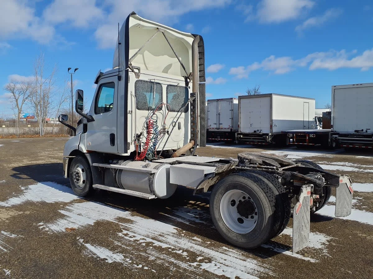 2019 Freightliner Cascadia in Wayland, MI — photo 6