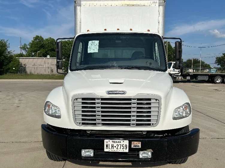 2018 Freightliner eM2 in Arlington, TX — photo 2