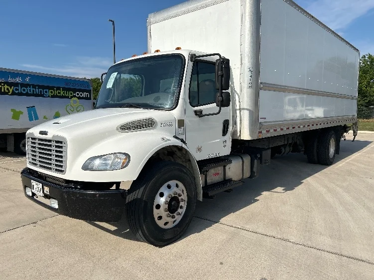 2018 Freightliner eM2 in Arlington, TX — photo 3