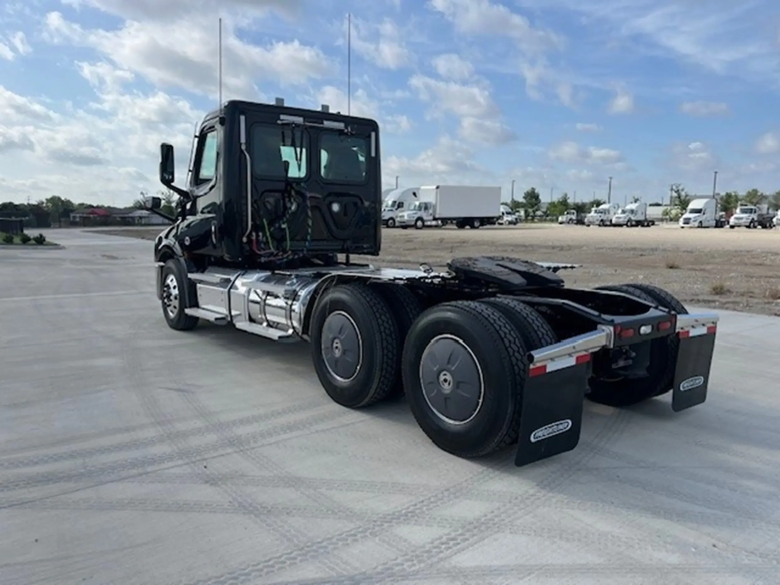 2026 Freightliner Cascadia in Fort Worth, TX — photo 7