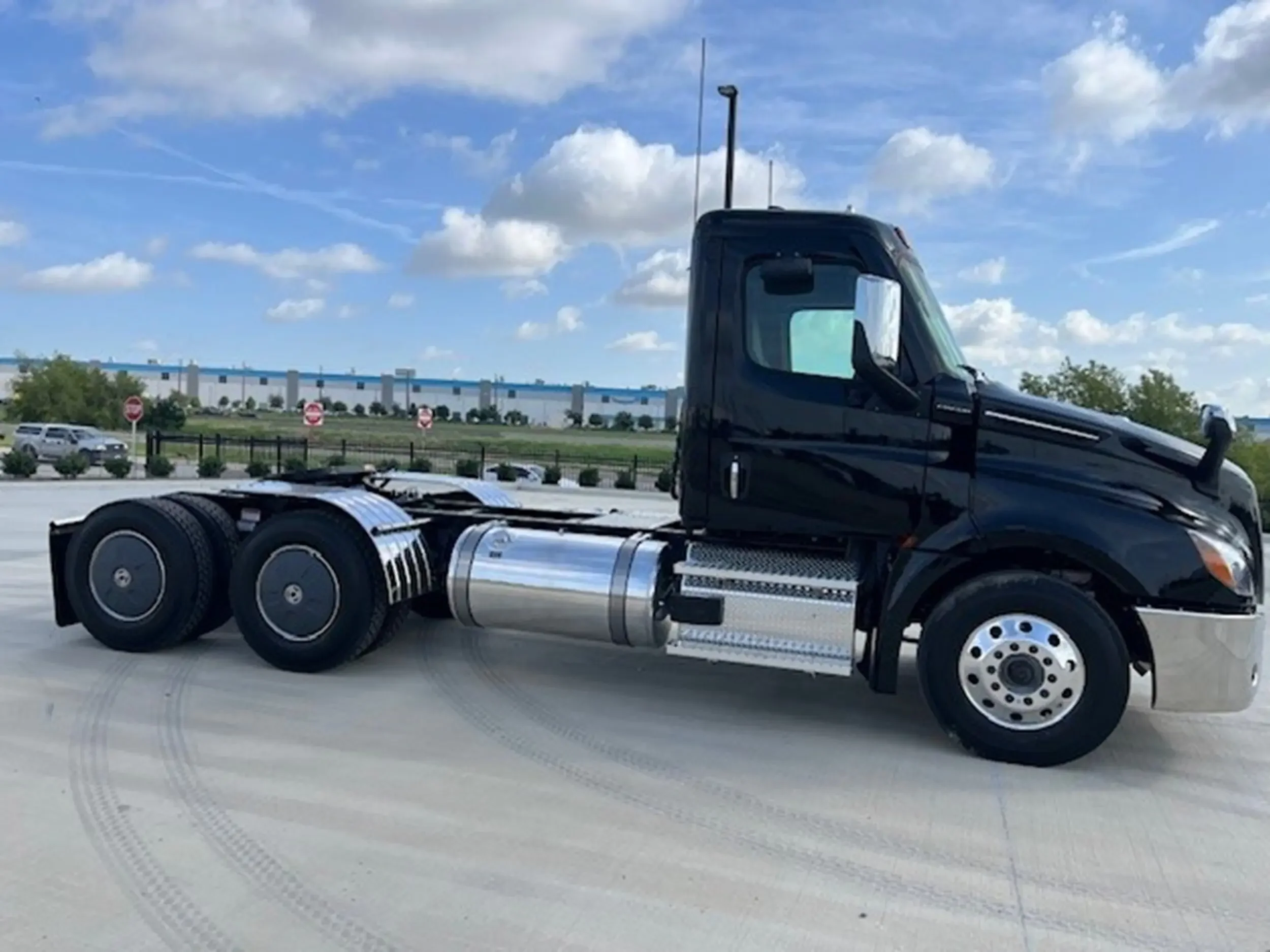 2026 Freightliner Cascadia - image 4