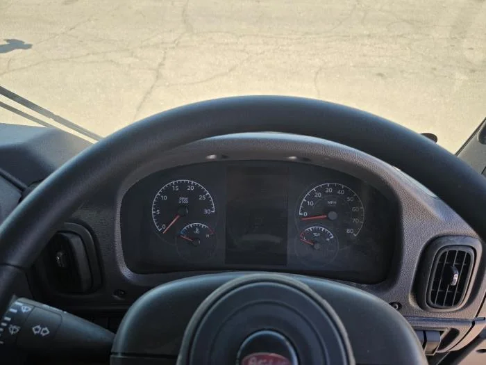 2025 Peterbilt 520 — photo 11