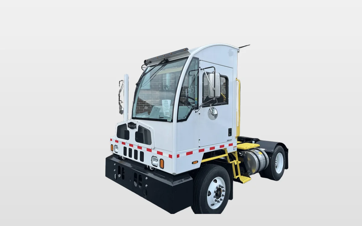 2024 Autocar - image 1