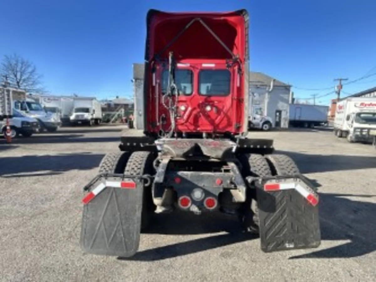2019 Freightliner Cascadia in Kearny, NJ — photo 5